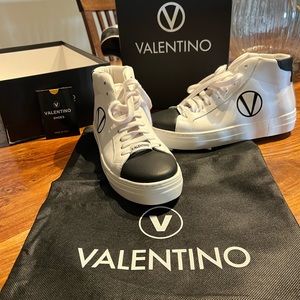 BNWB SIZE 6.5 VALENTINO SHOES PETRA WHILE/BLACK ANKLE SNEAKERS MADE IN ITALY